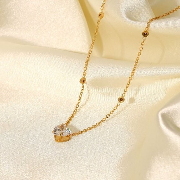 New 18K Gold Plated White Diamond Heart-Shape Necklace, Heart Necklace,  Dainty - Picture 1 of 6